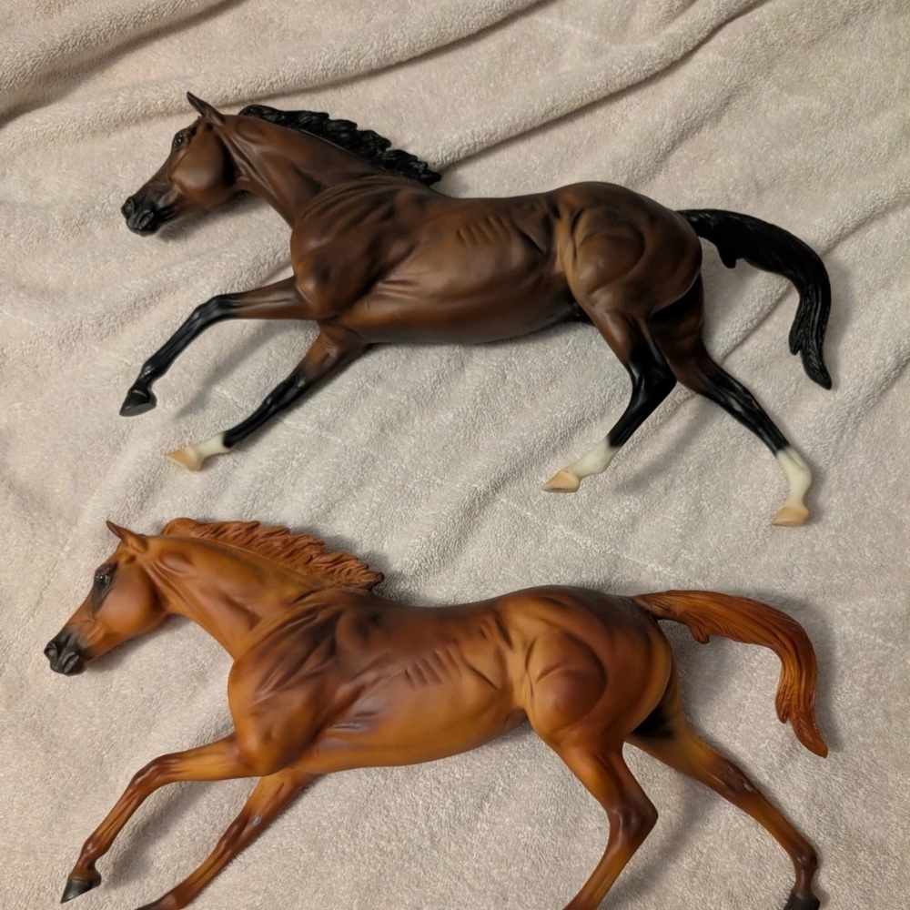 Brown And bay Bryer Horse Collectables (2)